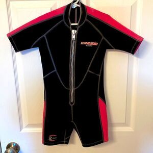Cressida Lido kids pink 2mm short sleeve wet suit- size XS